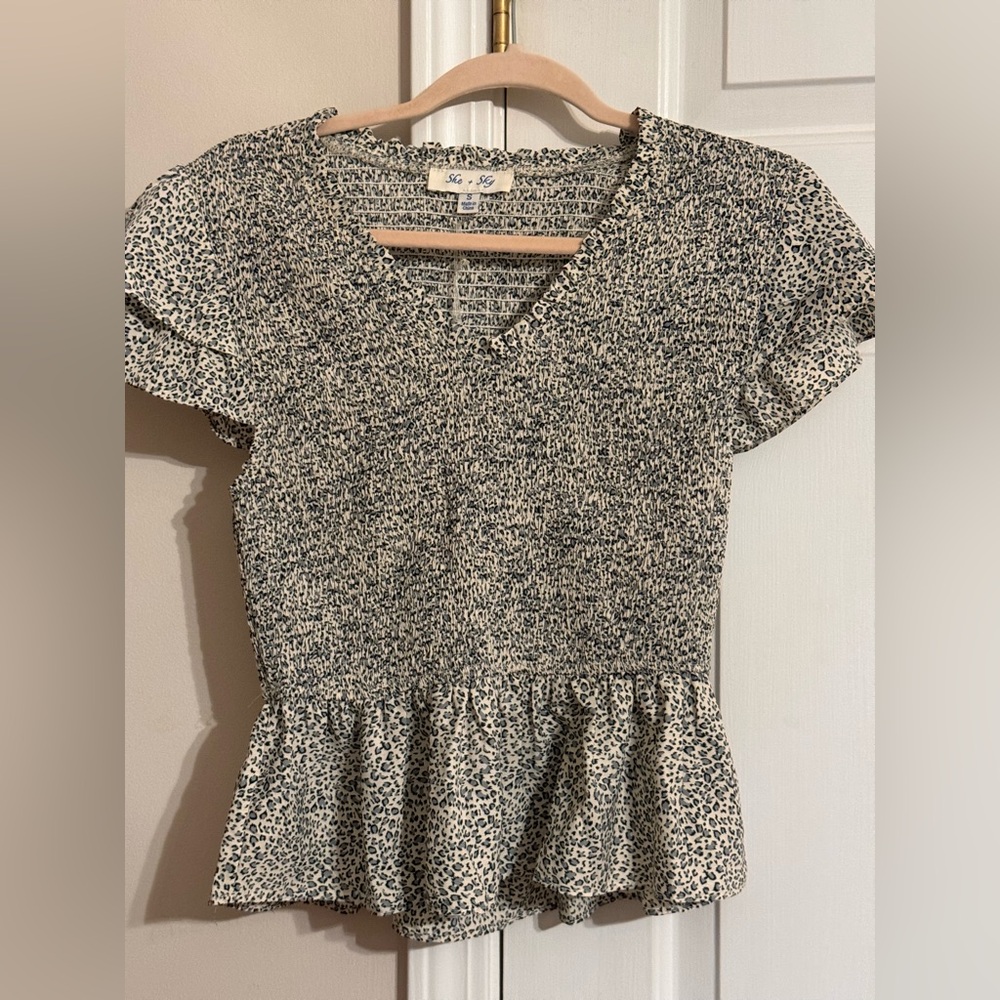 She + Sky Cheetah print short sleeve v neck top size s
